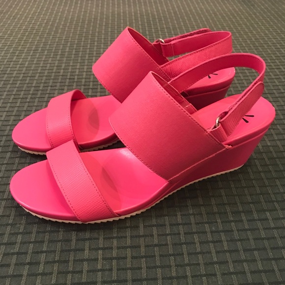 Isaac Mizrahi Shoes - Isaac Mizrahi Double Strap Leather Wedge Sandals